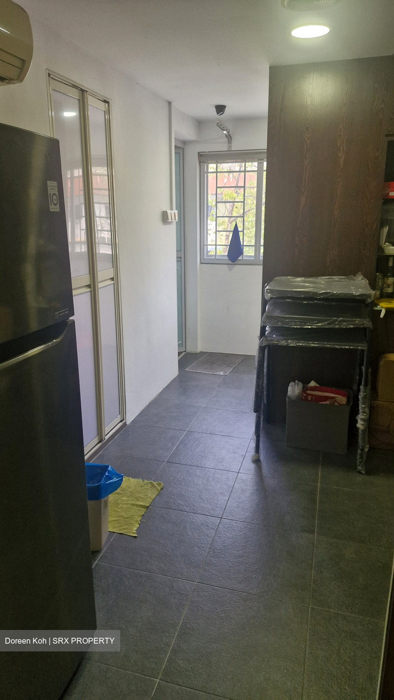 Ang Mo Kio Avenue 6 (D20), Shop House #627475701